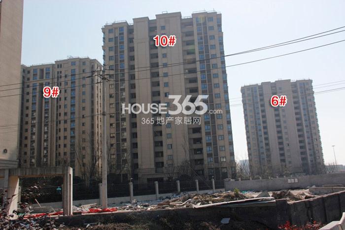 万科紫台6、9、10号楼施工实景图 2015年2月摄 